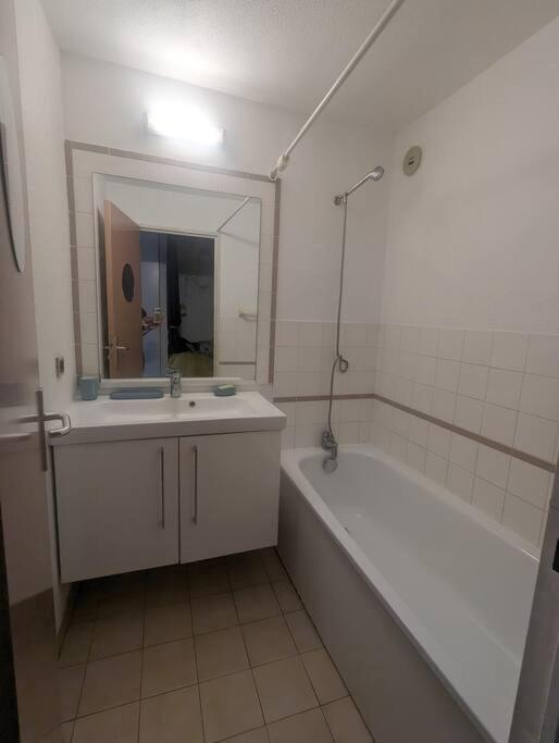 Studio Cosy Vue Et Front De Mer Sete Exterior photo